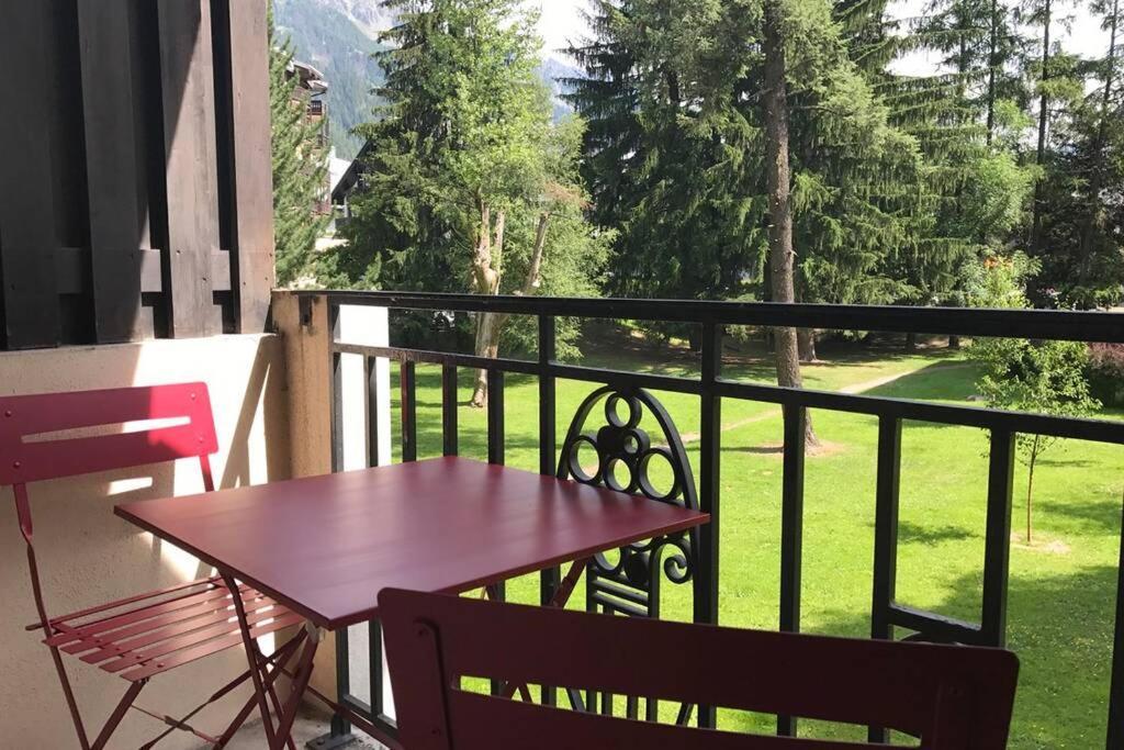 Ferienwohnung Au Coeur De Chamonix, Un Ecrin De Verdure Exterior foto