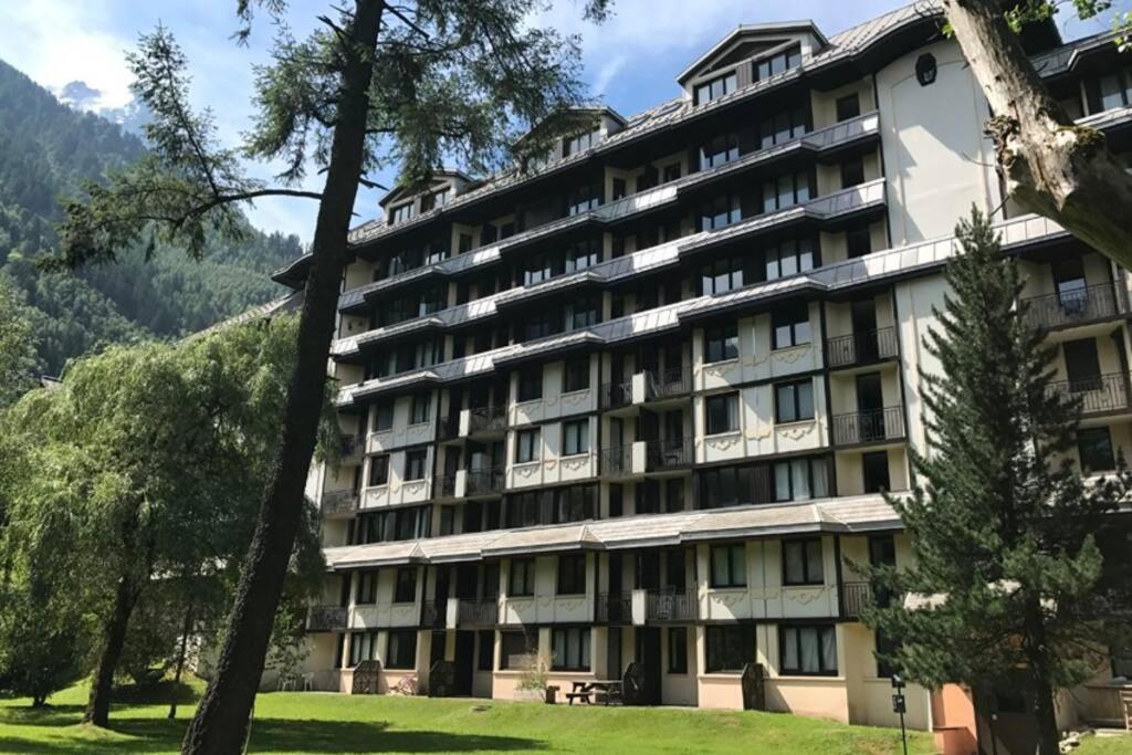 Ferienwohnung Au Coeur De Chamonix, Un Ecrin De Verdure Exterior foto