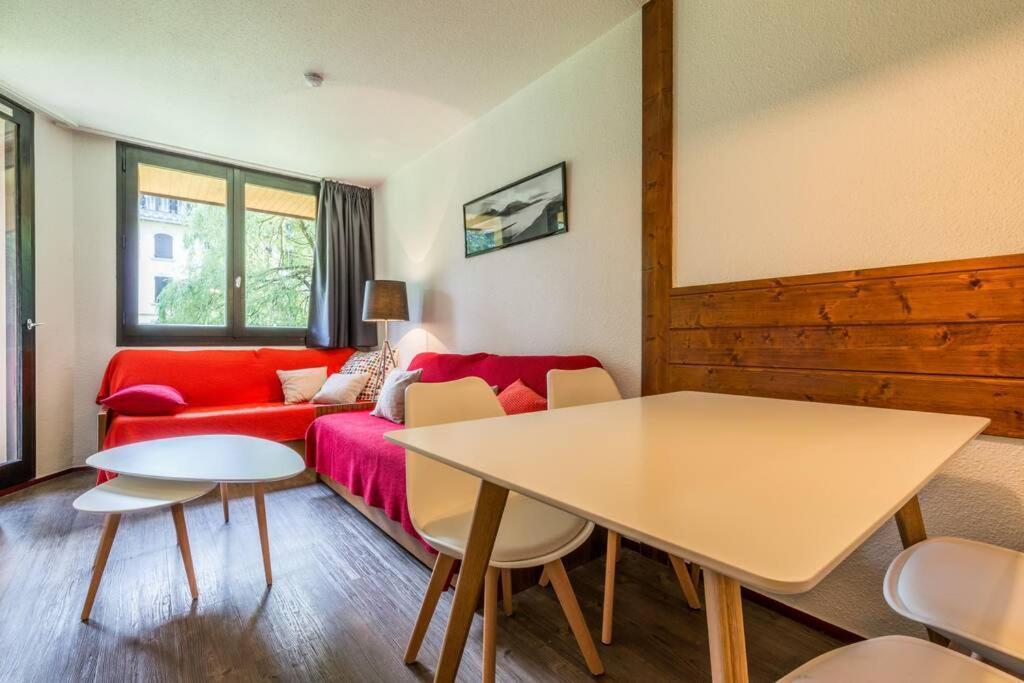 Ferienwohnung Au Coeur De Chamonix, Un Ecrin De Verdure Exterior foto